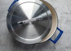 Saveur Selects Braadpan Voyage - Classic Blue - ø 25 Cm / 4.7 Liter - Geëmailleerde Anti-aanbaklaag -Keuken Kook Winkel 1 3 7 scaled 1