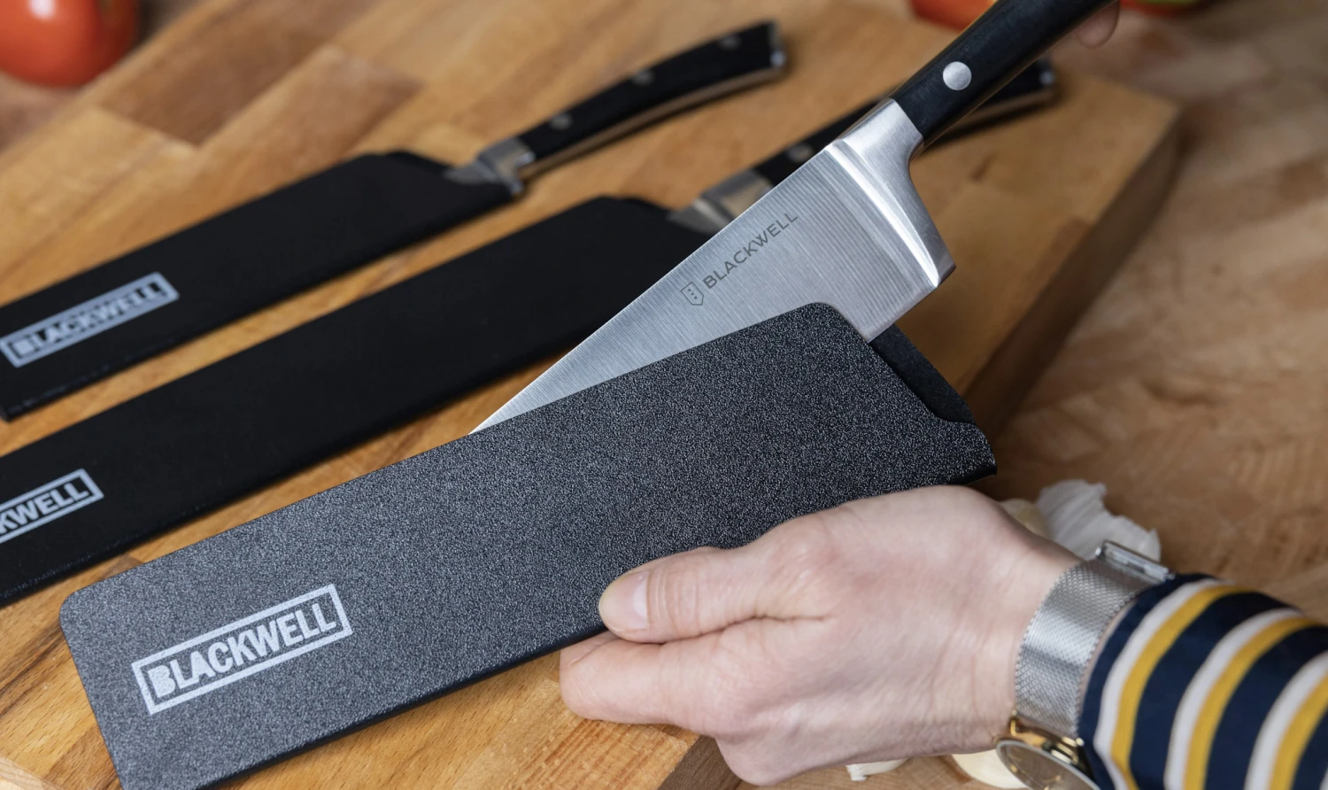 Blackwell Mesbeschermer - Universeel - Zwart - Voor Messen Met Een Lemmet Tot 22 Cm 2 Blackwell Mesbeschermer - Universeel - Zwart - Voor Messen Met Een Lemmet Tot 22 Cm - Afbeelding 2