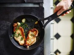 BK Koekenpan Black Steel - ø 28 Cm - Zonder Anti-aanbaklaag 13 BK Koekenpan Black Steel - ø 28 Cm - Zonder Anti-aanbaklaag -Keuken Kook Winkel 3a0edf7e9fc57021e9247b0896c9f94040984ce9 BlackSteel 05 11 b93106 1