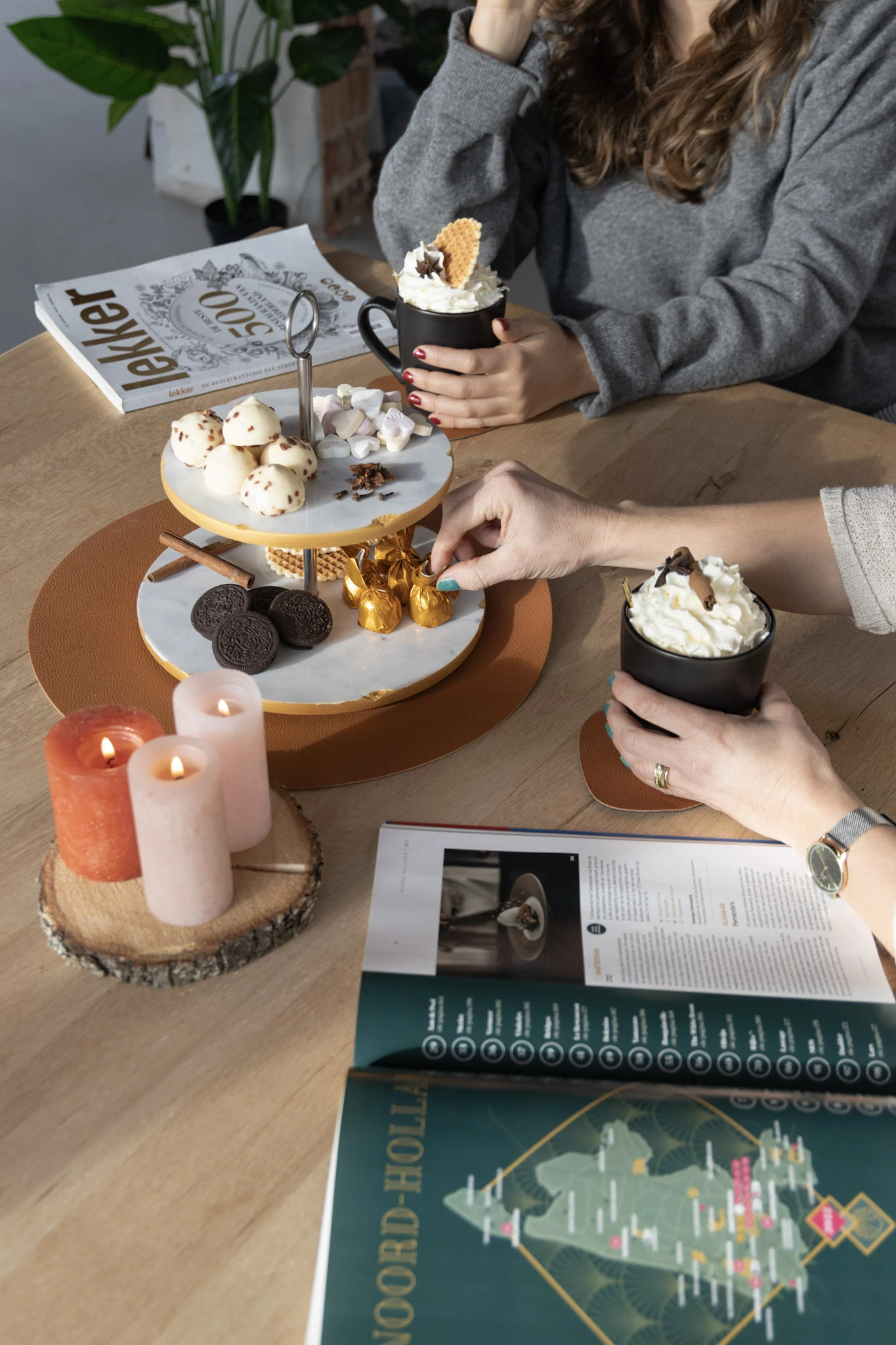 Jay Hill Etagere Marmer Goud 2-Laags 2 Jay Hill Etagere Marmer Goud 2-Laags - Afbeelding 2