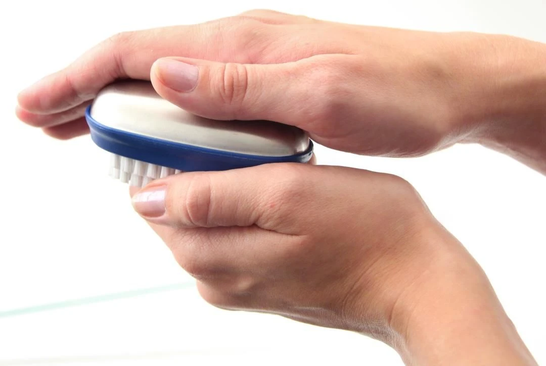 Kitchen Basics RVS Zeep Met Borsteltje 2 Kitchen Basics RVS Zeep Met Borsteltje - Afbeelding 2