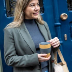 Koziol Koffiebeker Aroma To Go Grijs 400 Ml 9 Koziol Koffiebeker Aroma To Go Grijs 400 Ml -Keuken Kook Winkel 7589 aroma to go 701 shp 6 os1