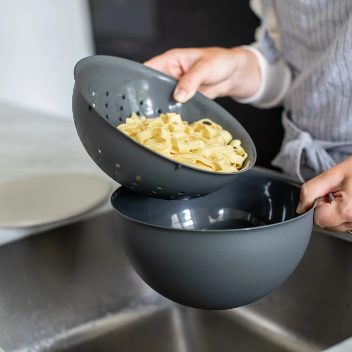 Koziol Vergiet Palsby Kunststof Grijs ø 21 Cm 2 Koziol Vergiet Palsby Kunststof Grijs ø 21 Cm - Afbeelding 2