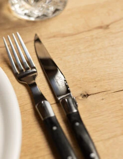 Jay Hill Bestekset Laguiole - Zwart - 16-delig / 4 Personen 11 Jay Hill Bestekset Laguiole - Zwart - 16-delig / 4 Personen -Keuken Kook Winkel AR7A5843 1