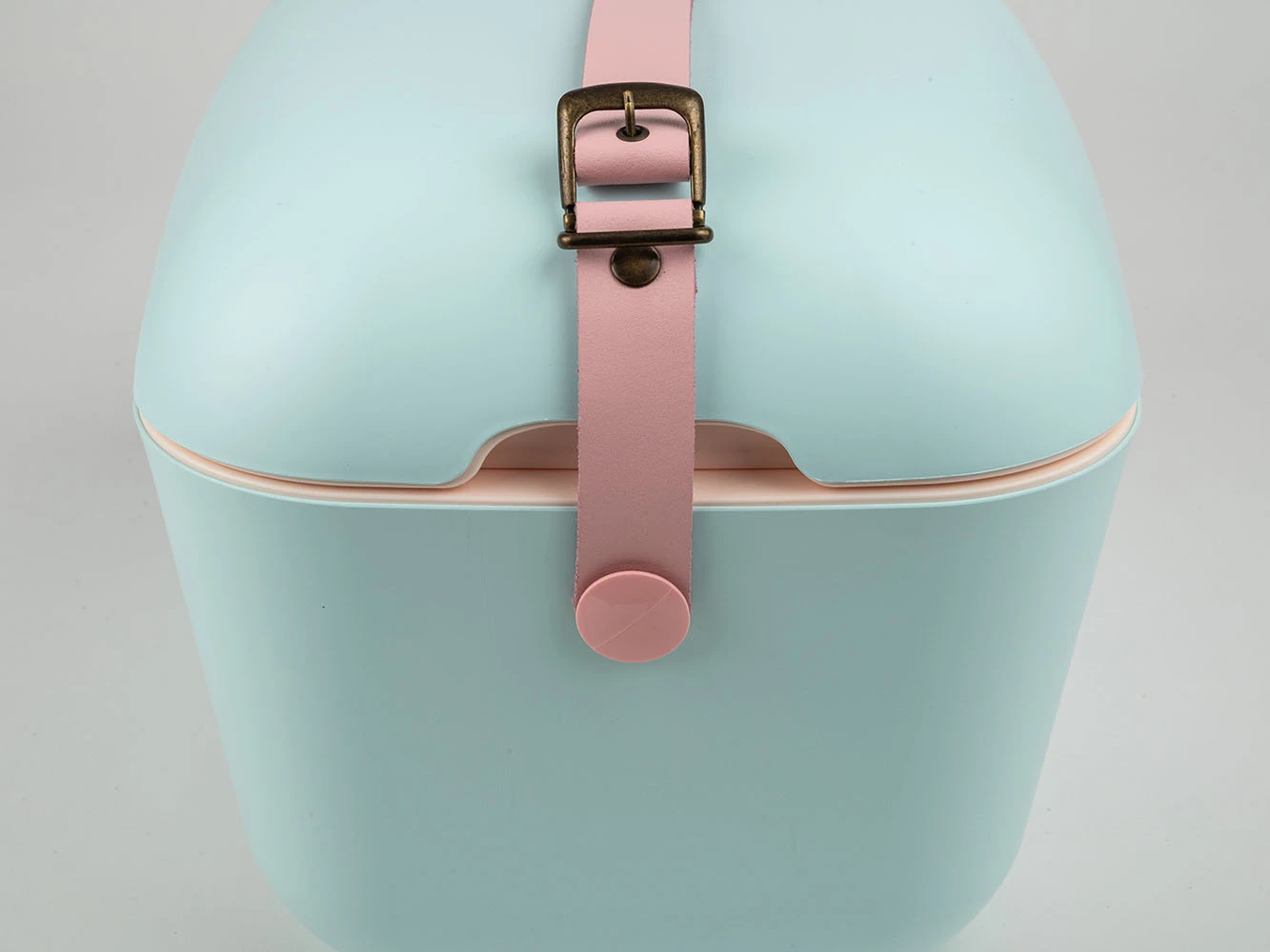 Polarbox Koelbox Met Schouderband - Lichtblauw - 12 Liter 3 Polarbox Koelbox Met Schouderband - Lichtblauw - 12 Liter - Afbeelding 3