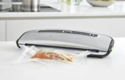 FoodSaver Vacumeermachine Urban Premium - Zilver - FFS015/X 9 FoodSaver Vacumeermachine Urban Premium - Zilver - FFS015/X -Keuken Kook Winkel FFS015X Lifestyle 11 5d36dfa644c896.24161818