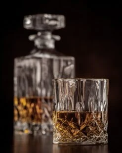 Cookinglife Whiskey Glazen / Cocktailglazen / Waterglazen Moray - 320 Ml - 4 Stuks 7 Cookinglife Whiskey Glazen / Cocktailglazen / Waterglazen Moray - 320 Ml - 4 Stuks -Keuken Kook Winkel Jay Hill whiskey gevuld 3 2