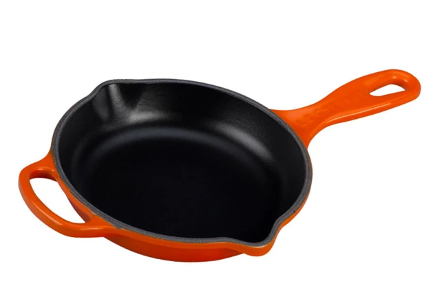 Le Creuset Skillet Signature - Oranjerood - ø 23 Cm - Geëmailleerde Anti-aanbaklaag 1 Le Creuset Skillet Signature - Oranjerood - ø 23 Cm - Geëmailleerde Anti-aanbaklaag