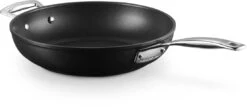 Le Creuset Sauteerpan Les Forgées TNS - ø 28 Cm / 3.2 Liter - Standaard Anti-aanbaklaag -Keuken Kook Winkel LC 20190328 ZS PS FS 51101280010202 005
