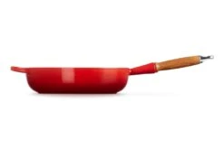 Le Creuset Hapjespan Signature - Kersenrood - ø 28 Cm / 3.6 Liter- Geëmailleerde Anti-aanbaklaag -Keuken Kook Winkel LC 20210721 HL PS FS 20259280600422 003