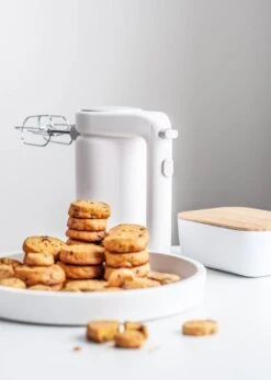 RIG TIG Rig-Tig Handmixer Foodie - 170 W - Wit 7 RIG TIG Rig-Tig Handmixer Foodie - 170 W - Wit -Keuken Kook Winkel Saffranskakor Rig Tig bakalite.se 2