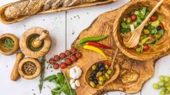 Jay Hill Serveerplank Tunea - Olijfhout - Schors XL 64 - 72 Cm 12 Jay Hill Serveerplank Tunea - Olijfhout - Schors XL 64 - 72 Cm -Keuken Kook Winkel Tunea 33