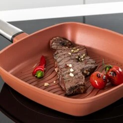 Westinghouse Grillpan Performance - Rebel Red - 28 X 28 Cm - Standaard Anti-aanbaklaag 16 Westinghouse Grillpan Performance - Rebel Red - 28 X 28 Cm - Standaard Anti-aanbaklaag -Keuken Kook Winkel WCFP0095G28OR 8