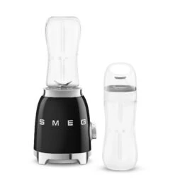 SMEG Smoothie Blender - Compact - Zwart - 600 Ml - PBF01BLEU 11 SMEG Smoothie Blender - Compact - Zwart - 600 Ml - PBF01BLEU -Keuken Kook Winkel WEB PBF01BLEU 24.jpg