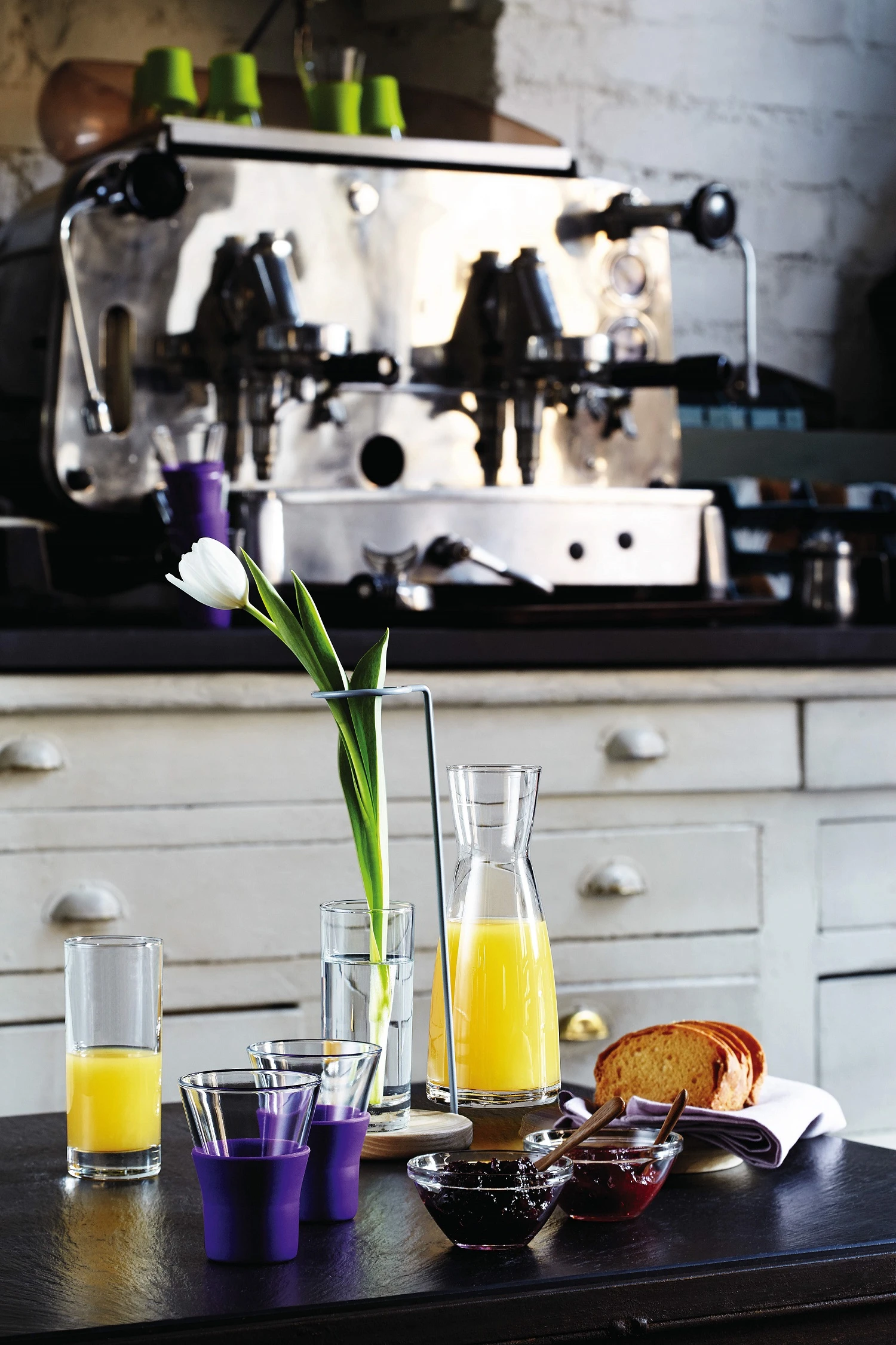 Bormioli Rocco Karaf Ypsilon - Transparant - 1 Liter 2 Bormioli Rocco Karaf Ypsilon - Transparant - 1 Liter - Afbeelding 2