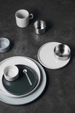 Blomus Schenkkan Pilare - Mirage Grey - 1 Liter 7 Blomus Schenkkan Pilare - Mirage Grey - 1 Liter -Keuken Kook Winkel blomus MIO servies 25