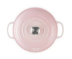 Le Creuset Braadpan Signature - Campagnard - Shell Pink - ø 26 Cm / 2.2 Liter 9 Le Creuset Braadpan Signature - Campagnard - Shell Pink - ø 26 Cm / 2.2 Liter -Keuken Kook Winkel le creuset campagnard shell pink 26cm 1