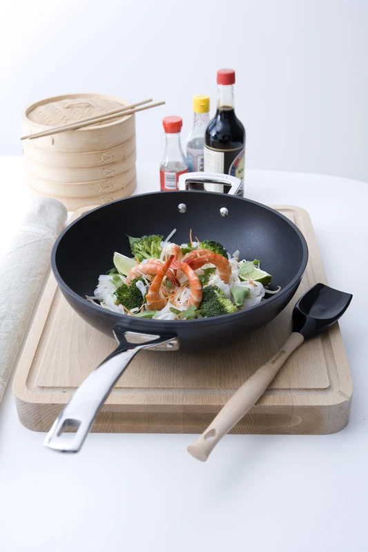 Le Creuset Wokpan Met Steel - Les Forgées TNS - ø 30 Cm / 4.7 Liter - Standaard Anti-aanbaklaag 2 Le Creuset Wokpan Met Steel - Les Forgées TNS - ø 30 Cm / 4.7 Liter - Standaard Anti-aanbaklaag - Afbeelding 2