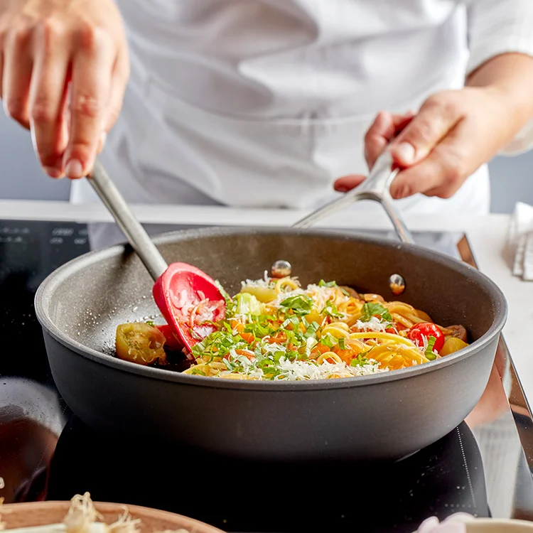 Demeyere Hapjespan Alu Pro 5 - Duraslide Titanium - ø 28 Cm / 3 Liter - Standaard Anti-aanbaklaag 3 Demeyere Hapjespan Alu Pro 5 - Duraslide Titanium - ø 28 Cm / 3 Liter - Standaard Anti-aanbaklaag - Afbeelding 3