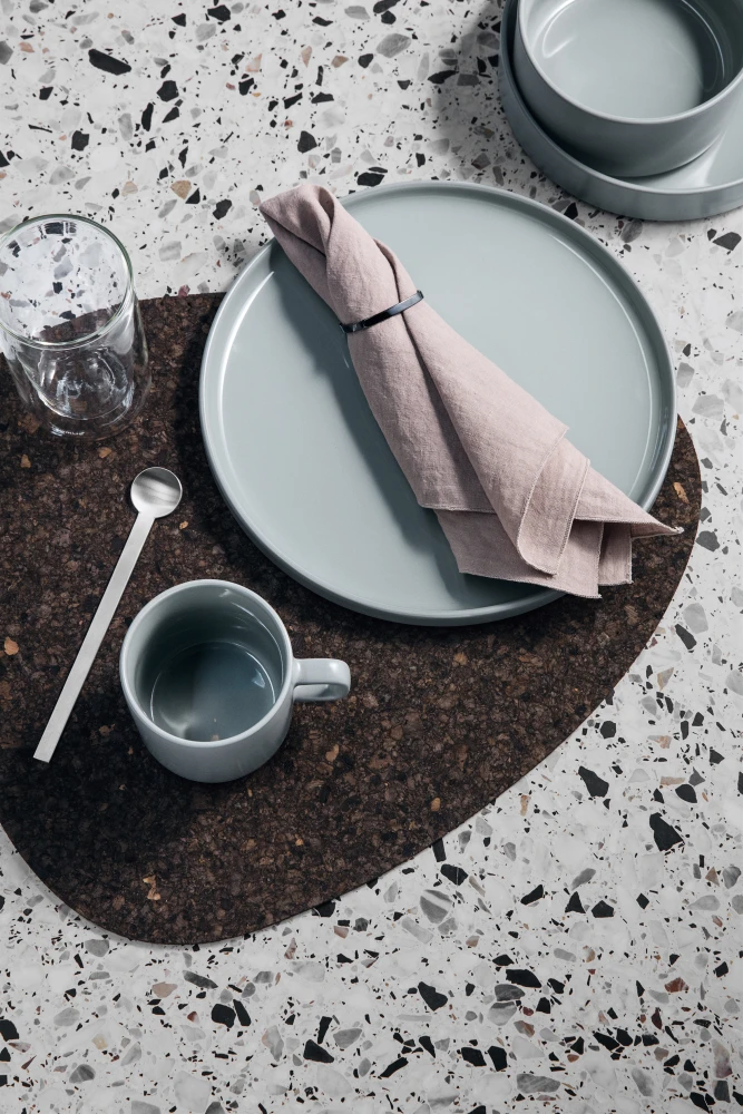 Blomus Schenkkan Pilare - Mirage Grey - 500 Ml 2 Blomus Schenkkan Pilare - Mirage Grey - 500 Ml - Afbeelding 2