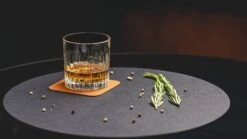 Jay Hill Onderzetters - Vegan Leer - Zwart / Cognac - Dubbelzijdig - 10 X 10 Cm - 6 Stuks -Keuken Kook Winkel sfeer 11 2