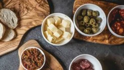 Jay Hill Serveerplank Tunea - Olijfhout - 28 X 14 Cm 9 Jay Hill Serveerplank Tunea - Olijfhout - 28 X 14 Cm -Keuken Kook Winkel tunea 21 1 1