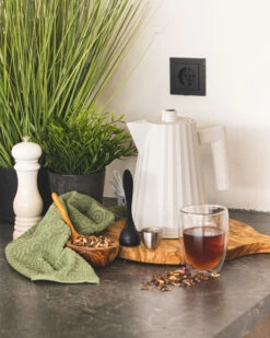 Alessi Waterkoker Plissé - Droogkookbeveiliging - Wit - Michele De Lucchi - 1 Liter - MDL06/1 W -Keuken Kook Winkel waterkoker klein 1